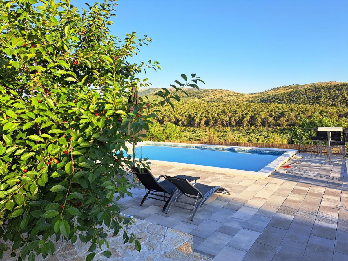 Guest House "The View" - With A Pool Donje Polje Eksteriør bilde